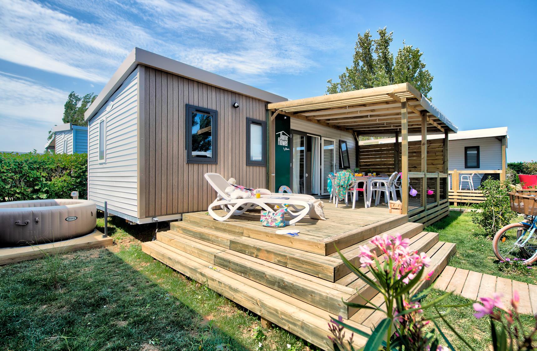 Homeflower PREMIUM 26,5m² (2 chambres) + CLIM + terrasse semi-couverte + TV + draps + serviettes