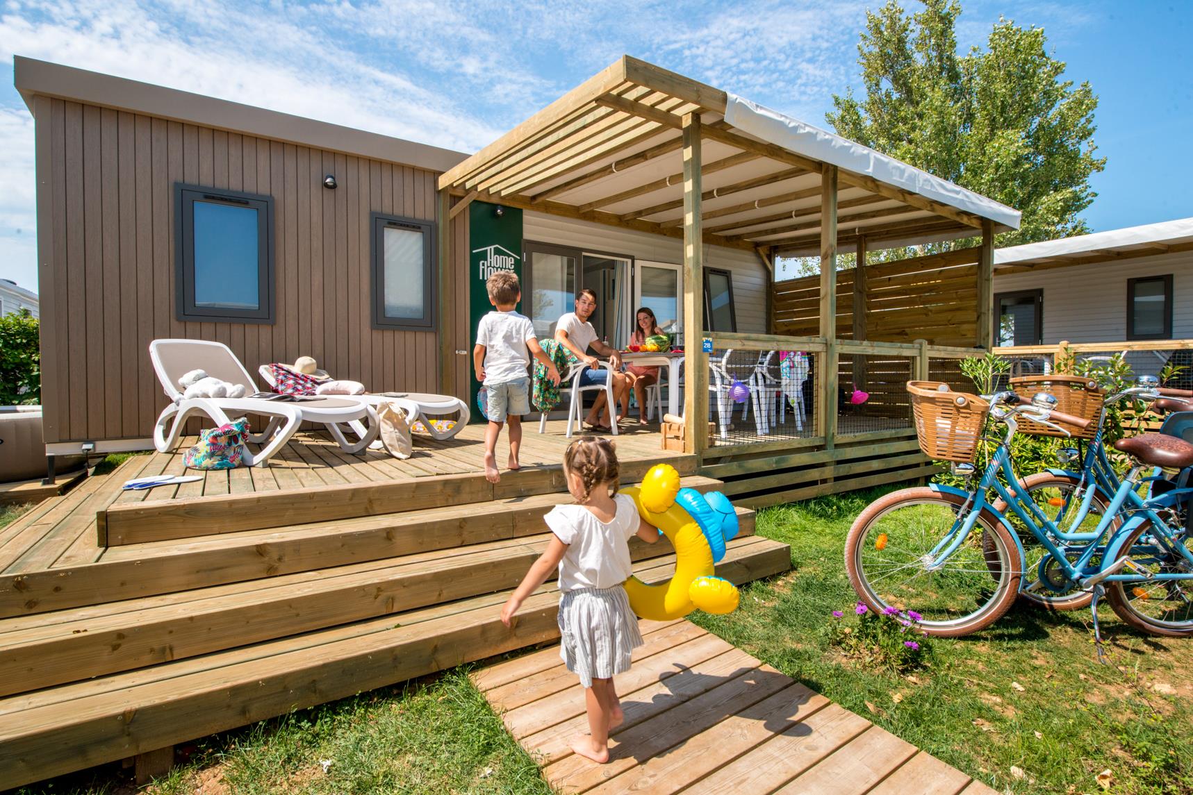 Homeflower PREMIUM 30,5m² (3 chambres) + CLIM + terrasse semi-couverte + TV + draps + serviettes